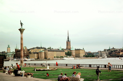 Column, Statue, Benches, waterfront, skyline, docks, buildings, cityscape, Baltic Sea