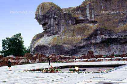 Soviet War memorial at Brest Fortress, Brest, Huge Sculpture, Man, Face, statue, cliff, stone carving, Belaruse