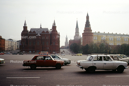 Museum of History, Red-Square, Cars, Fiat 124, towers