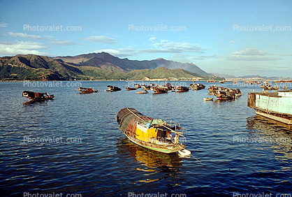 Sampan, Boat City, Harbor, Mountains, 1973, 1970s