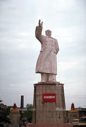 Mao Tse Tung, Giant Statue, Demagogue