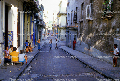 Street, Curb, Sidewalk, Old Havana building