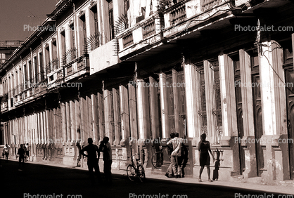 Old Havana, sidewalk