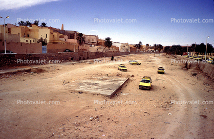 Dry River Bed, cars