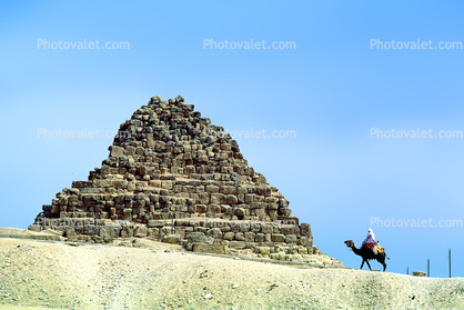 Pyramid, Camel