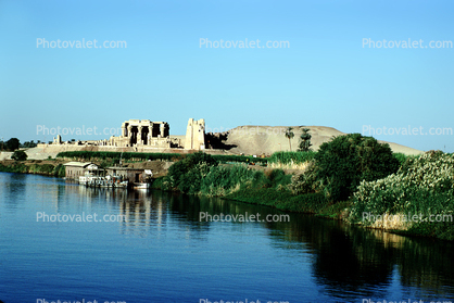 Nile River, runis, temple, dock, boats