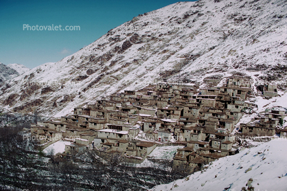 Cliff Dwellings, Cliff-hanging Architecture, Valley, High Atlas Mountains, snow, ice, cold, Maghreb