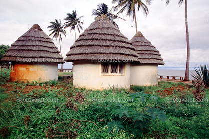 Hut, Building, Thatched Roof House, Home, Grass Roofs, roundhouse, palm trees, Maputo, Sod