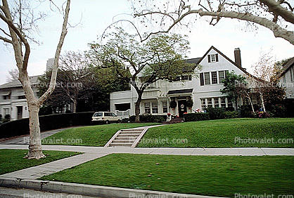 Mansion, Home, Frontyard, Curb, Sidewalk, steps