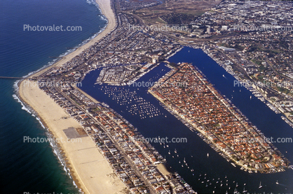 Harbor, Docks, Boats, Island, Homes, houses, buildings, Beach, Sand, Ocean