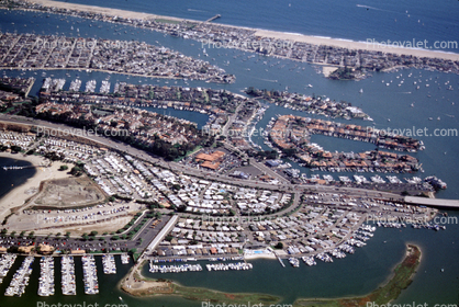 Harbor, Docks, Boats, rooftops, homes, houses, buildings, urban texture, Pacific Ocean, islands, Water