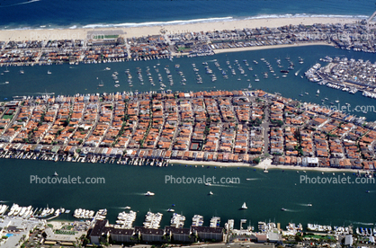 Harbor, Docks, Boats, rooftops, homes, houses, buildings, Island, sand, beach, ocean