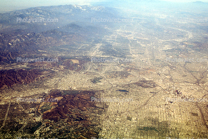 Urban Sprawl in the Boss Basin, smog, Valley, San Gabriel Mountains