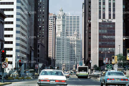 Michigan Avenue, looking north, cars, automobiles, vehicles