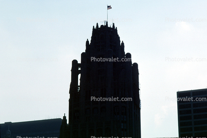 Tribune Tower, flag