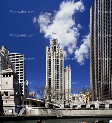 River, Chicago Tribune Tower, Office Tower, highrise, building, neo-gothic, landmark