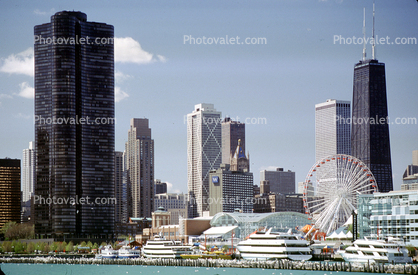 Lake Point Tower, Navy Pier, skyscraper, high-rise residential building