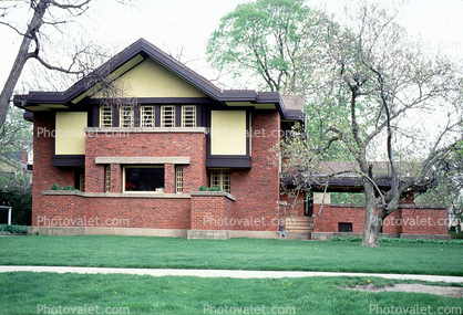 Peter A. Beachy House, 1906, 238 n Forest Ave, Oak Park
