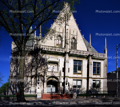 Saint Edmund School, 200 South Oak Park Avenue