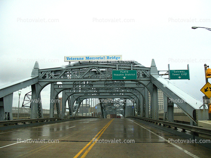 Veterans Memorial Bridge, Detroit?Superior Bridge, Cuyahoga River, Through arch bridge