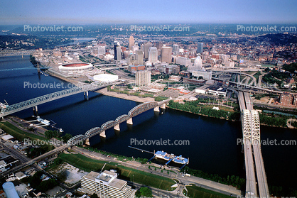 Newport southbank bridge, Cincinnati, Downtown, Riverfront Stadium, Ohio River, Cinergy Field, 7 September 1997