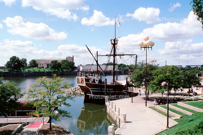 Scioto River, Replica of Christopher Columbus's ship, The Santa Maria, Downtown Riverfront