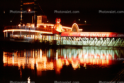paddle wheel steamboat on the Mississippi River, Night, Nighttime, Exterior, Outdoors, Outside