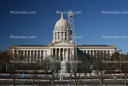 State Capitol building, derrick