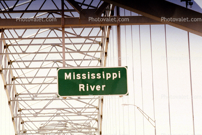 Hernando Desoto Bridge, Interstate Highway I-40, 22 October 1993