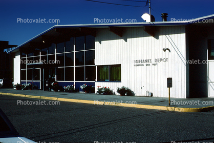 Fairbanks Depot, building