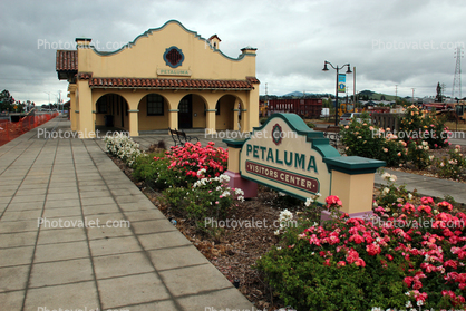 Petaluma Visitors Center, building, flowers