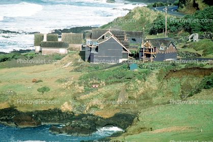 Homes on the coast, shoreline, seaside, coastal, coastline