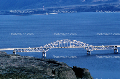Vantage Bridge, Interstate Highway I-90, Wanapum Lake, Columbia River