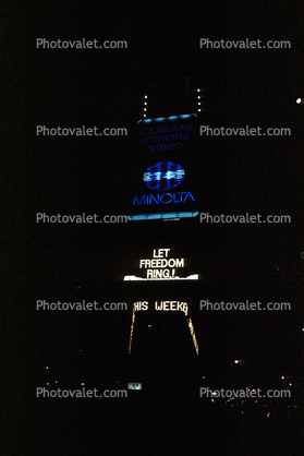 Let Freedom Ring, Berlin Wall Collapses, Times Square Celebrates the fall of the Berlin Wall, Berliner Mauer, 1989, 1980s