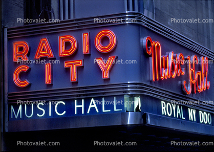 Radio City Music Hall, Neon Sign, Manhattan, 27 November 1989