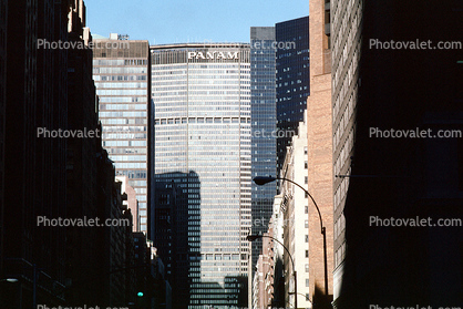 crowded buildings, 27 November 1989
