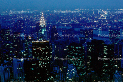 Cityscape, skyline, skyscrapers, buildings, evening, night, nighttime, Twilight, Dusk, Dawn, Outdoors, Outside, Exterior, bridges, East River, East-River