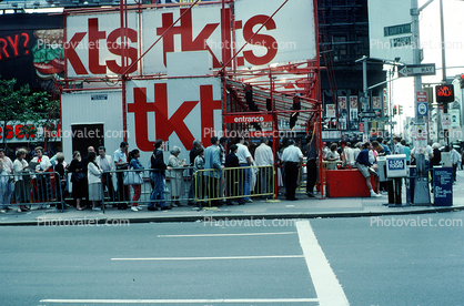 tkts, crowds, newstand, lines, queue, June 1989