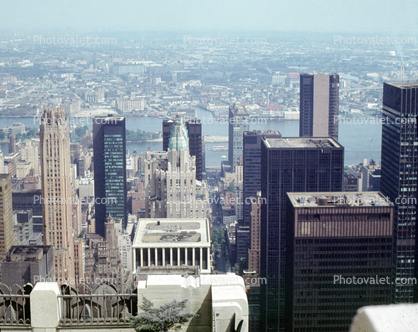 East River, buildings, skyline, Brooklyn, Manhattan, 1970s