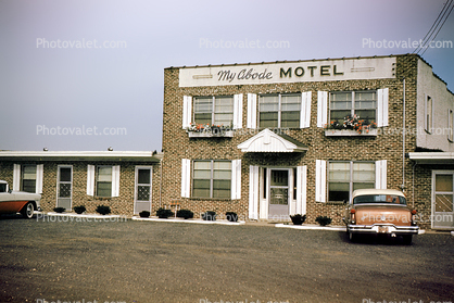 My Abode Motel, Buick, car, automobile, vehicle, 1950s