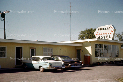 Tucker's Lakefiew Motel, cars, automobiles, vehicles, 1958 Chevy Impala, 1950s