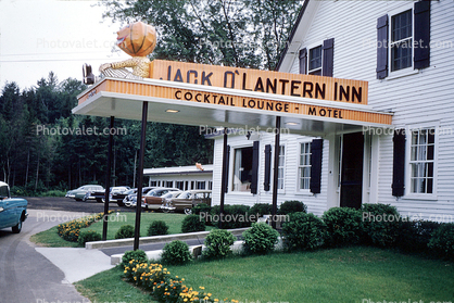 Jack O' Lantern Inn, Cocktail Lounge, Motel, cars, automobile, 1950s