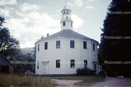 The Old Round Church, Town Meeting Hall, 16-sided wooden meetinghouse, Richmond, Vermont