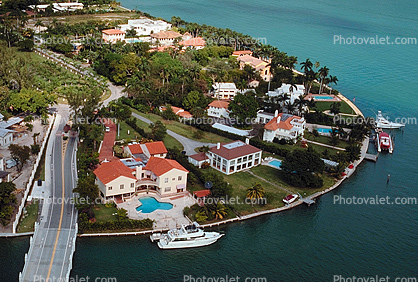Mansions In Miami Beach, Boats, dock, homes, houses, pools, 21 January 1995