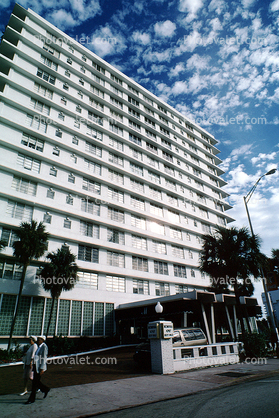 Mimosa Tall Building, alto cumulus clouds, Collins Avenue, 21 January 1995