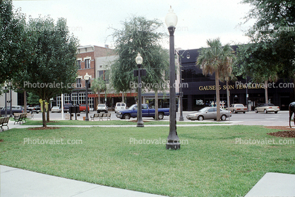 The Old Courthouse Square, Building