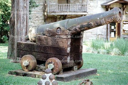 Cannon, Fountain of Youth, Artillery, gun, 31 May 2003