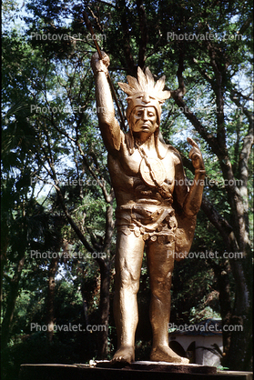 Chief Oriba, American Indian, Native American, gold, golden statue, Fountain of Youth, 31 May 2003