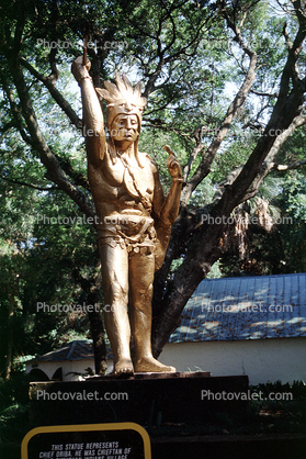 Chief Oriba, American Indian, Native American, gold, golden statue, Fountain of Youth, 31 May 2003