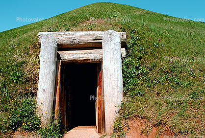 Entryway to the Indian Mounds, Ocmulgee Mounds National Historical Park, 4 May 1997